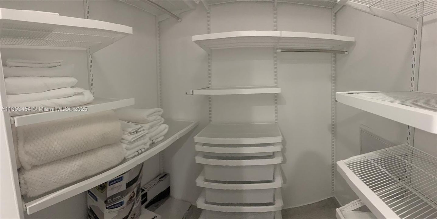 Recently Rented: $3,350 (1 beds, 1 baths, 766 Square Feet)