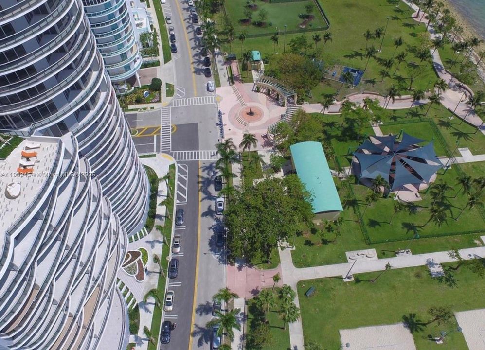 Recently Rented: $3,350 (1 beds, 1 baths, 766 Square Feet)