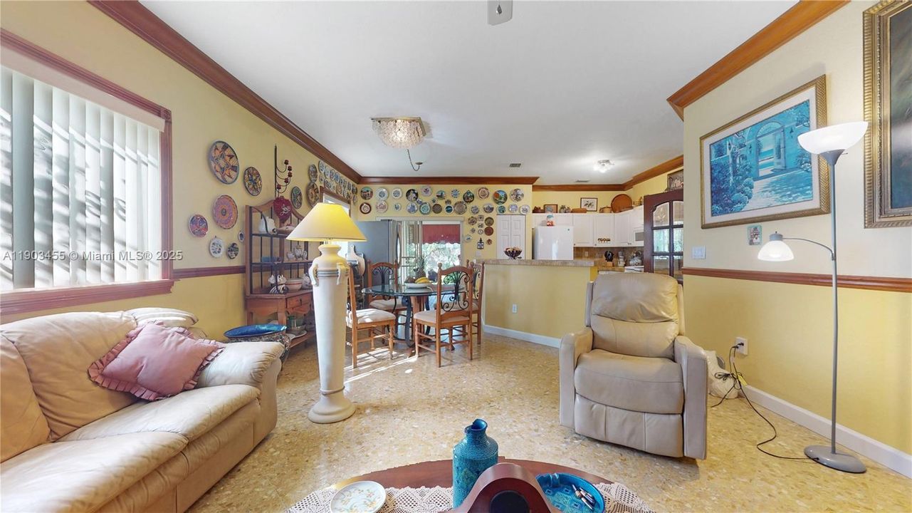 For Sale: $700,000 (5 beds, 3 baths, 2862 Square Feet)