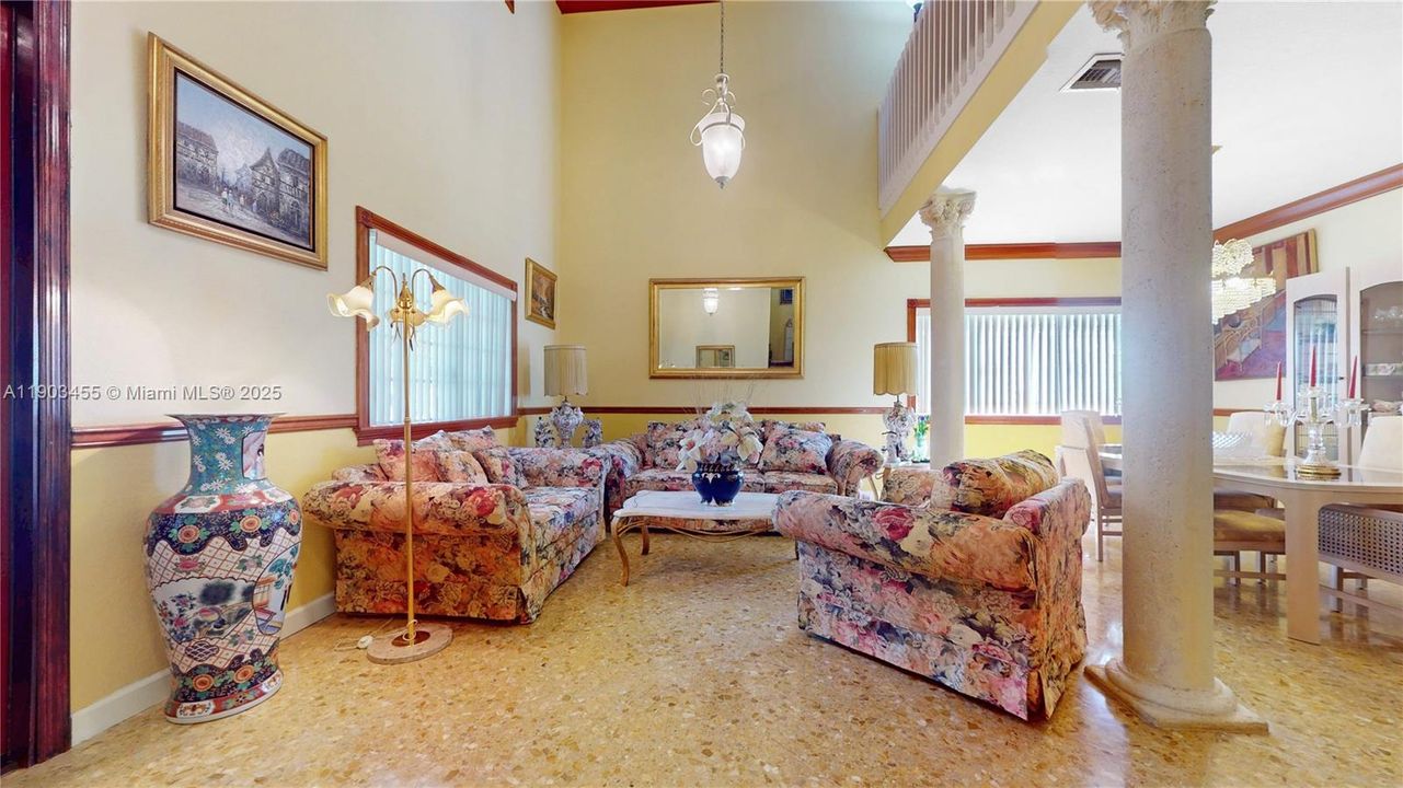 For Sale: $700,000 (5 beds, 3 baths, 2862 Square Feet)