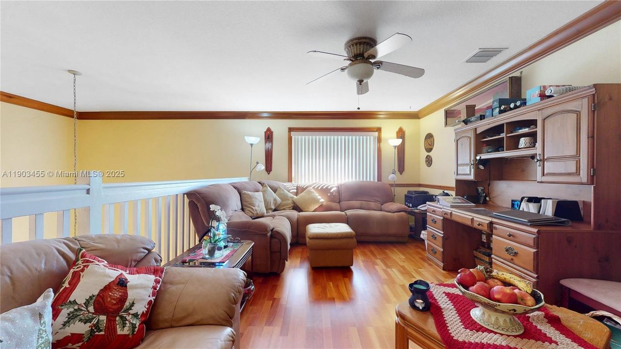 For Sale: $700,000 (5 beds, 3 baths, 2862 Square Feet)