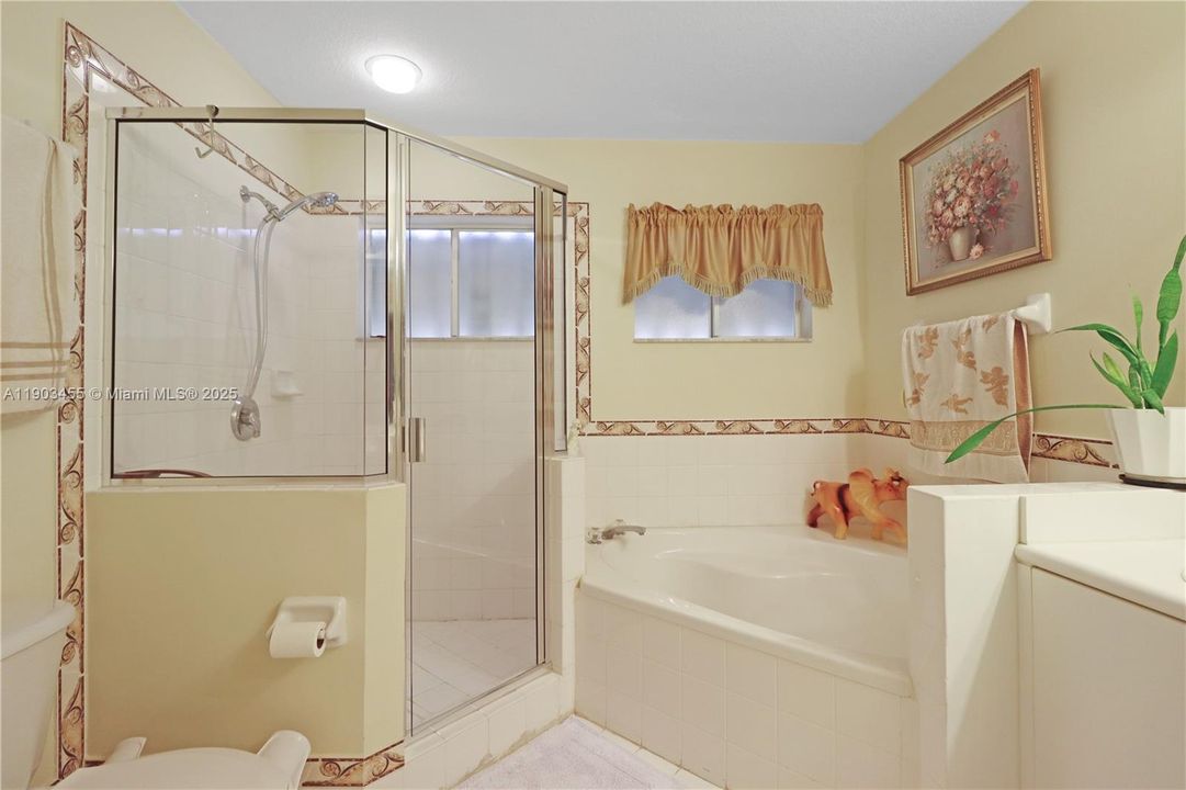 For Sale: $700,000 (5 beds, 3 baths, 2862 Square Feet)