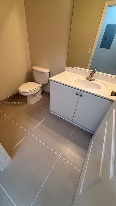 For Sale: $305,000 (2 beds, 2 baths, 1139 Square Feet)