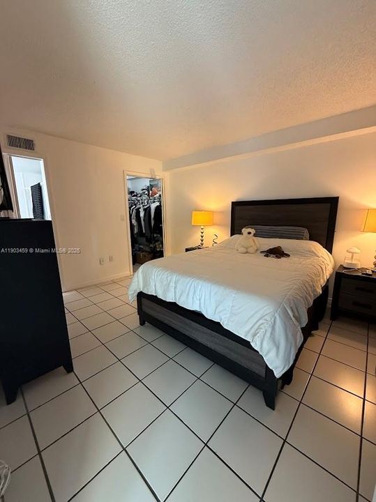 For Rent: $2,290 (2 beds, 2 baths, 898 Square Feet)