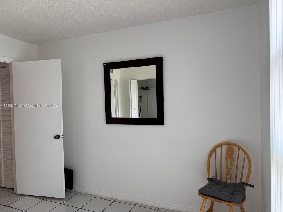 For Rent: $2,290 (2 beds, 2 baths, 898 Square Feet)
