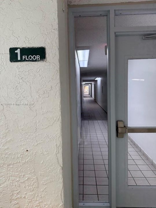 For Rent: $2,290 (2 beds, 2 baths, 898 Square Feet)