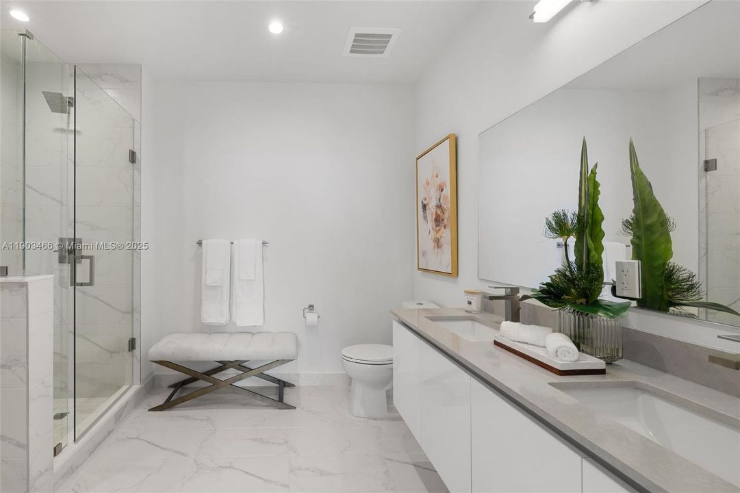 Под контрактом: $4,163 (2 спален, 2 ванн, 1264 Квадратных фут)