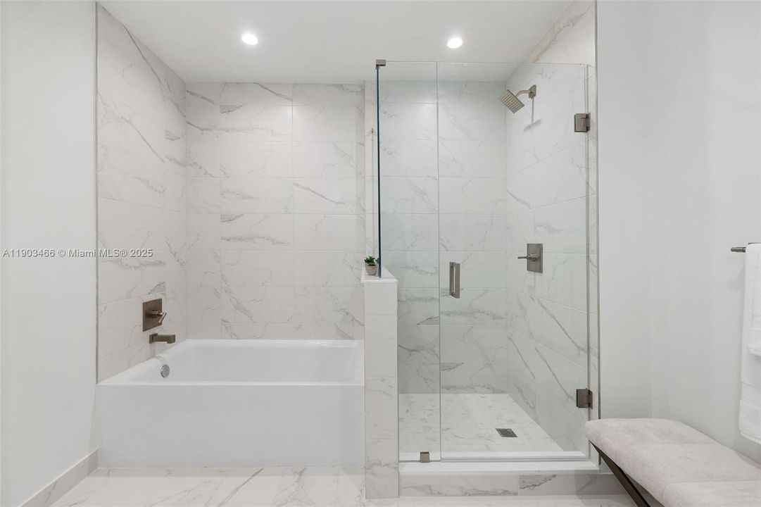 Под контрактом: $4,163 (2 спален, 2 ванн, 1264 Квадратных фут)