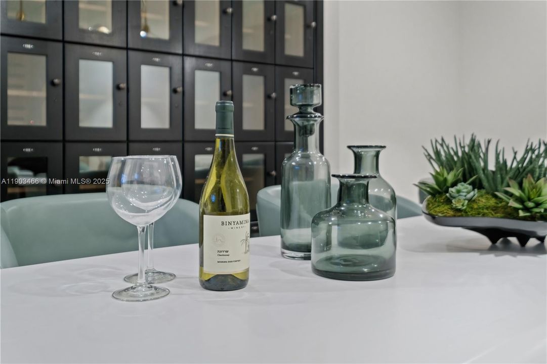 Под контрактом: $4,163 (2 спален, 2 ванн, 1264 Квадратных фут)