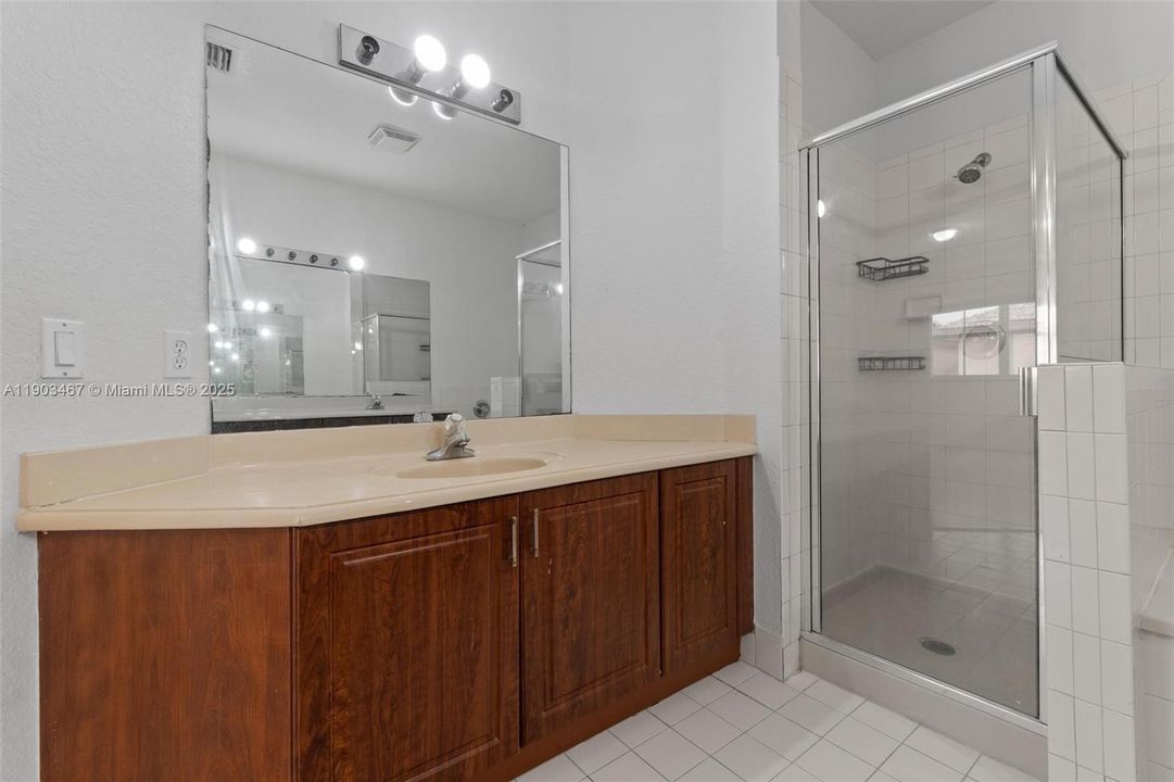 For Rent: $4,000 (5 beds, 3 baths, 2379 Square Feet)