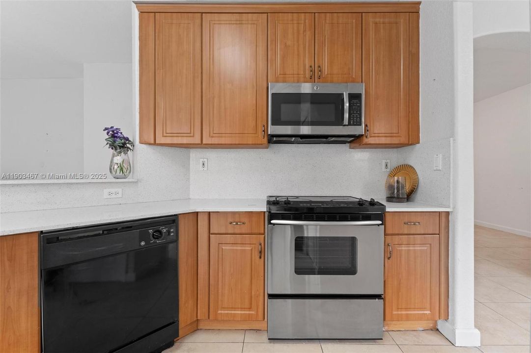 For Rent: $4,000 (5 beds, 3 baths, 2379 Square Feet)