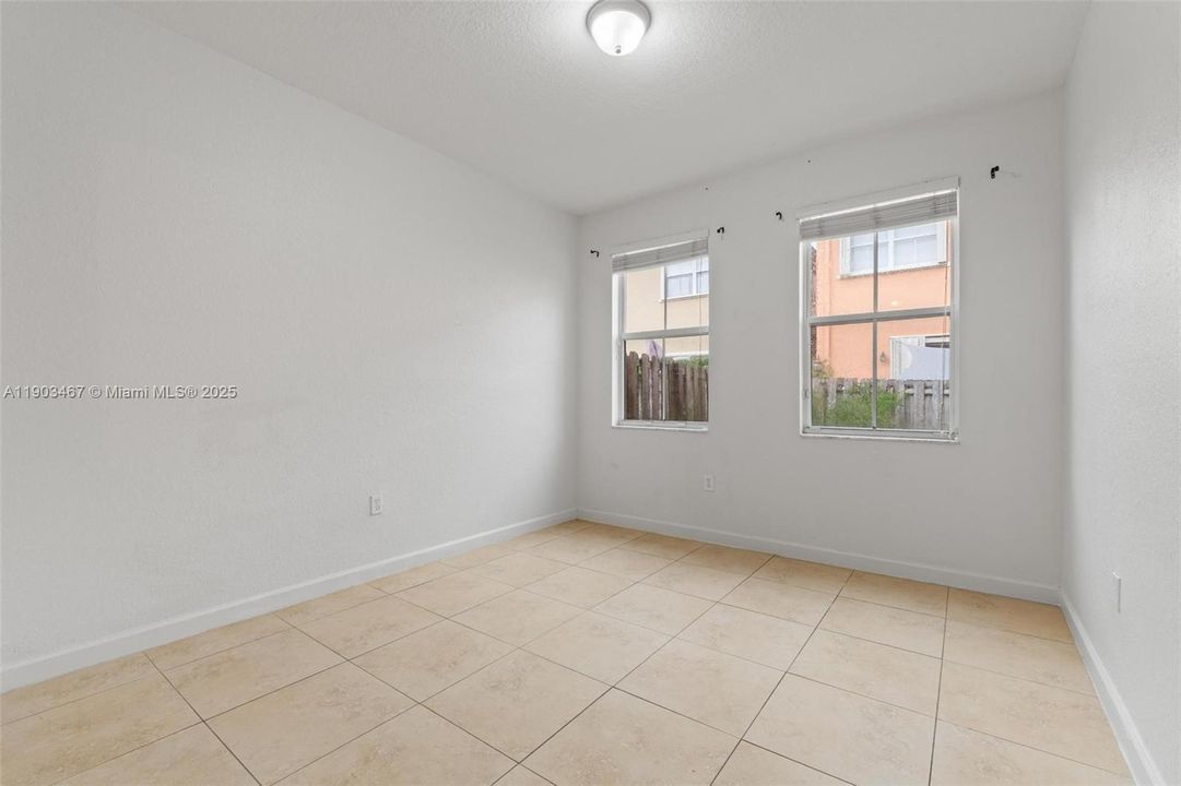 For Rent: $4,000 (5 beds, 3 baths, 2379 Square Feet)