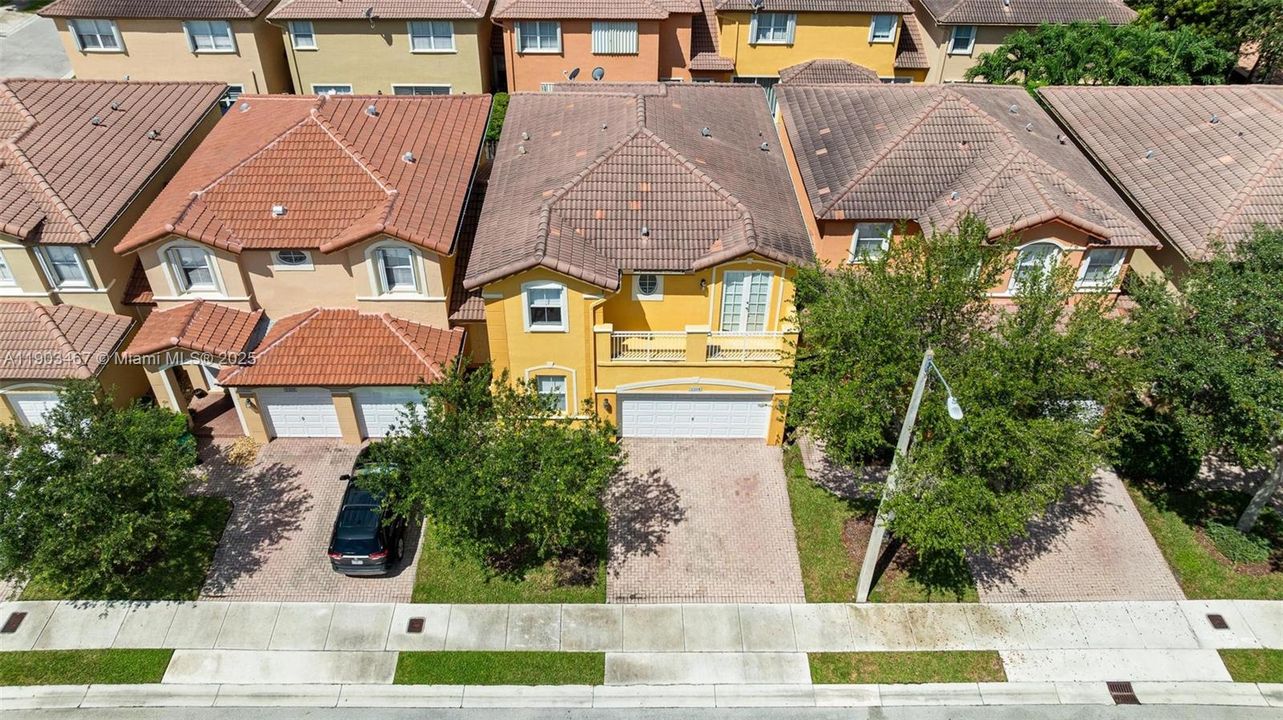 For Rent: $4,000 (5 beds, 3 baths, 2379 Square Feet)