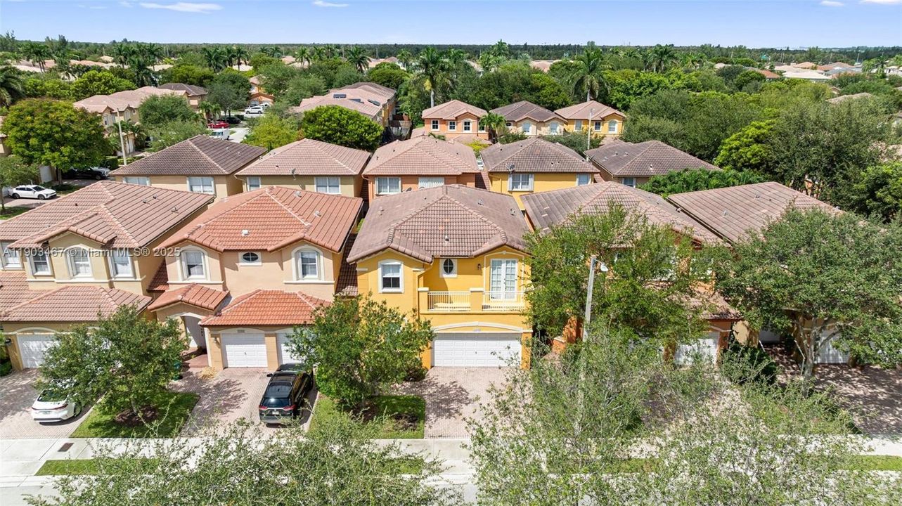 For Rent: $4,000 (5 beds, 3 baths, 2379 Square Feet)