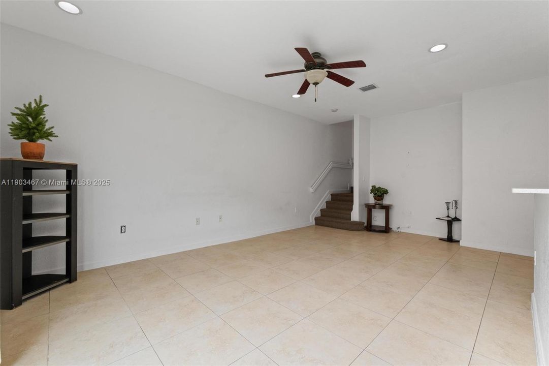 For Rent: $4,000 (5 beds, 3 baths, 2379 Square Feet)