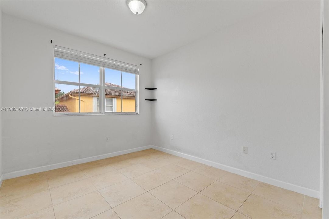 For Rent: $4,000 (5 beds, 3 baths, 2379 Square Feet)