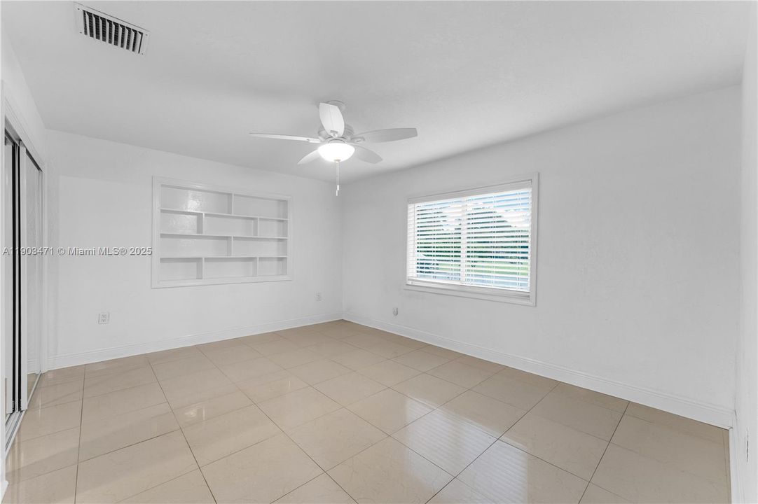 Recently Sold: $1,280,000 (3 beds, 1 baths, 1555 Square Feet)