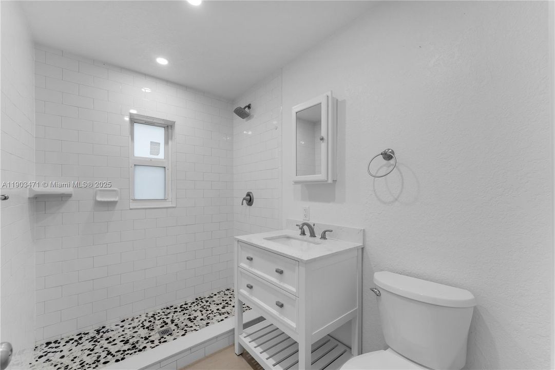 Recently Sold: $1,280,000 (3 beds, 1 baths, 1555 Square Feet)