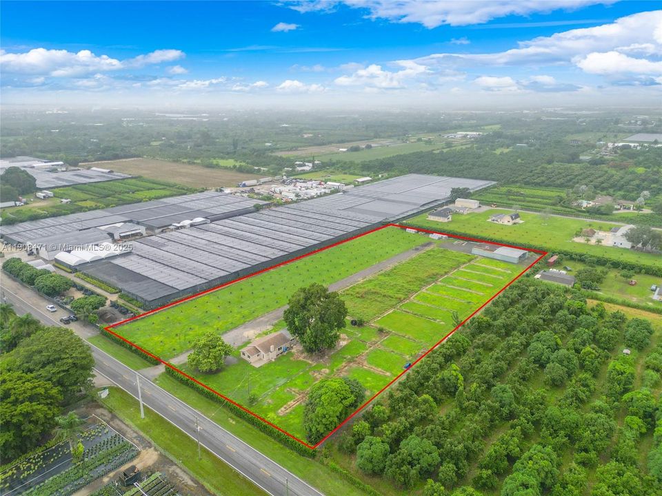 Recently Sold: $1,280,000 (3 beds, 1 baths, 1555 Square Feet)