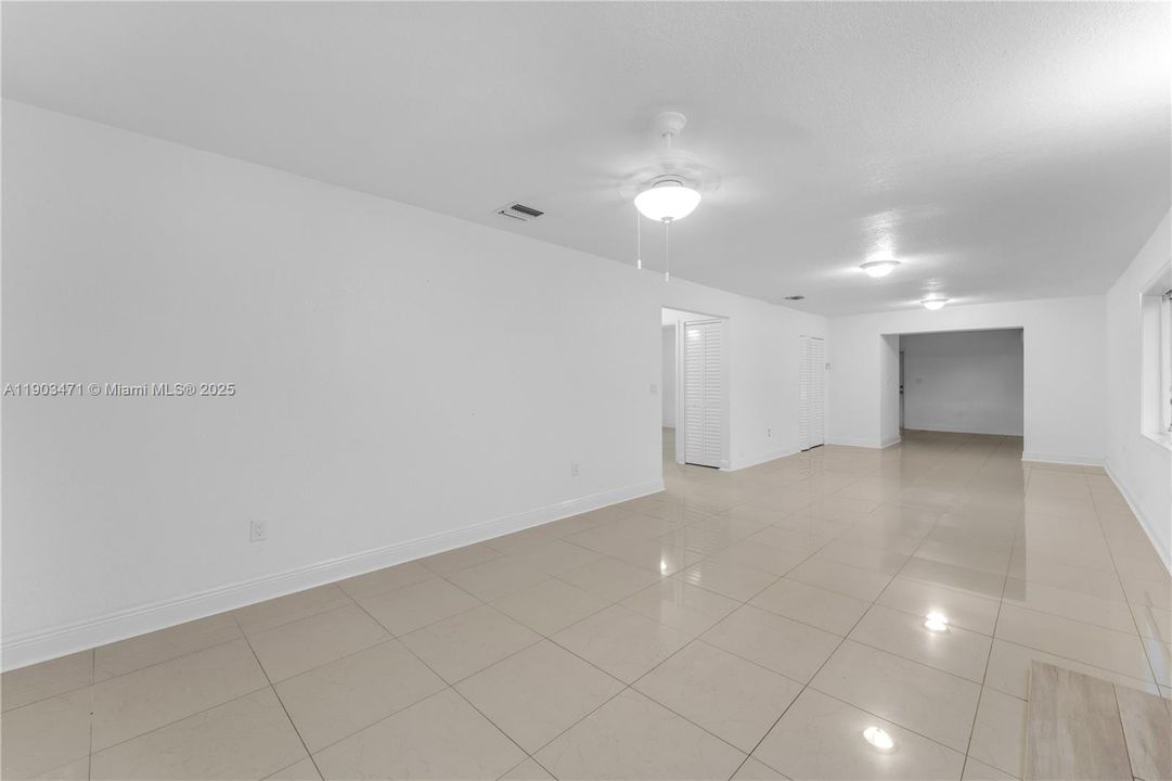 Recently Sold: $1,280,000 (3 beds, 1 baths, 1555 Square Feet)