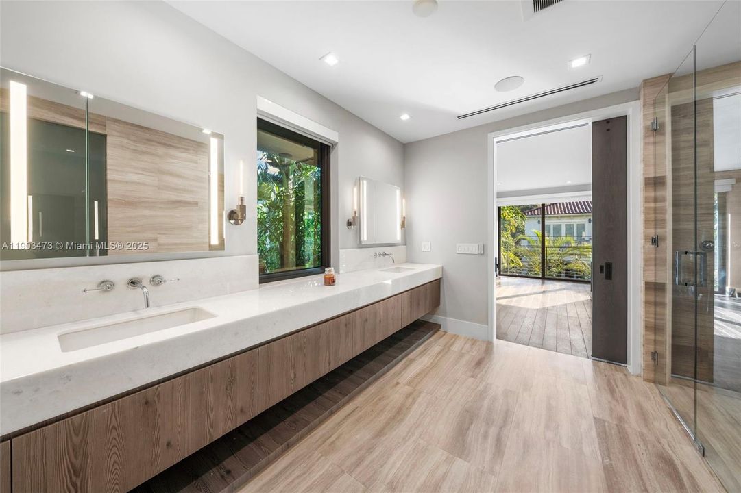 Active With Contract: $5,850,000 (5 beds, 5 baths, 5730 Square Feet)