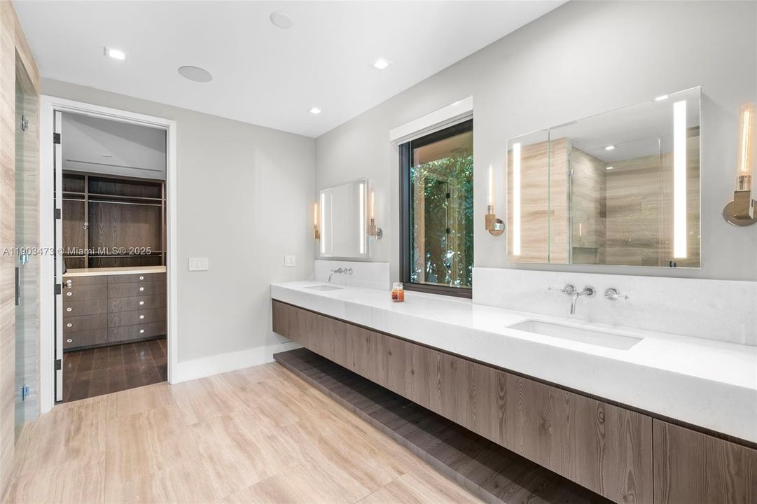 Active With Contract: $5,850,000 (5 beds, 5 baths, 5730 Square Feet)