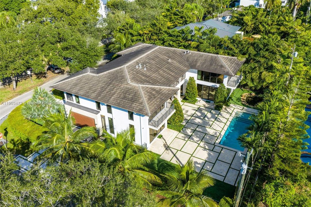 Active With Contract: $5,850,000 (5 beds, 5 baths, 5730 Square Feet)