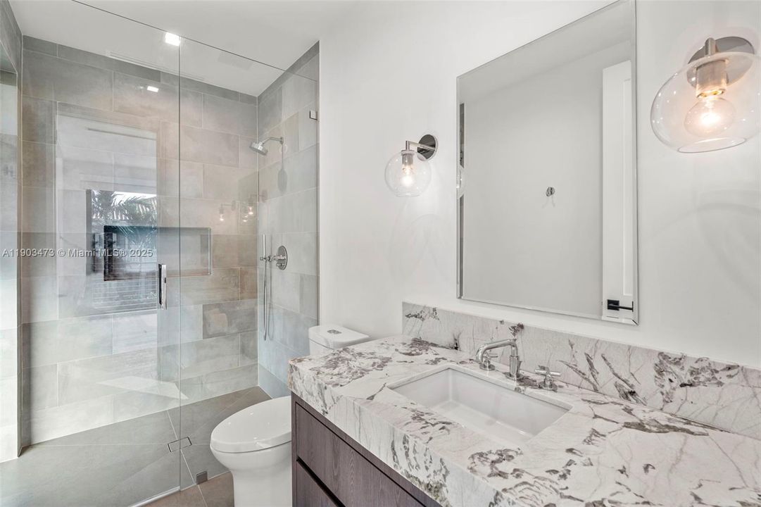 Active With Contract: $5,850,000 (5 beds, 5 baths, 5730 Square Feet)