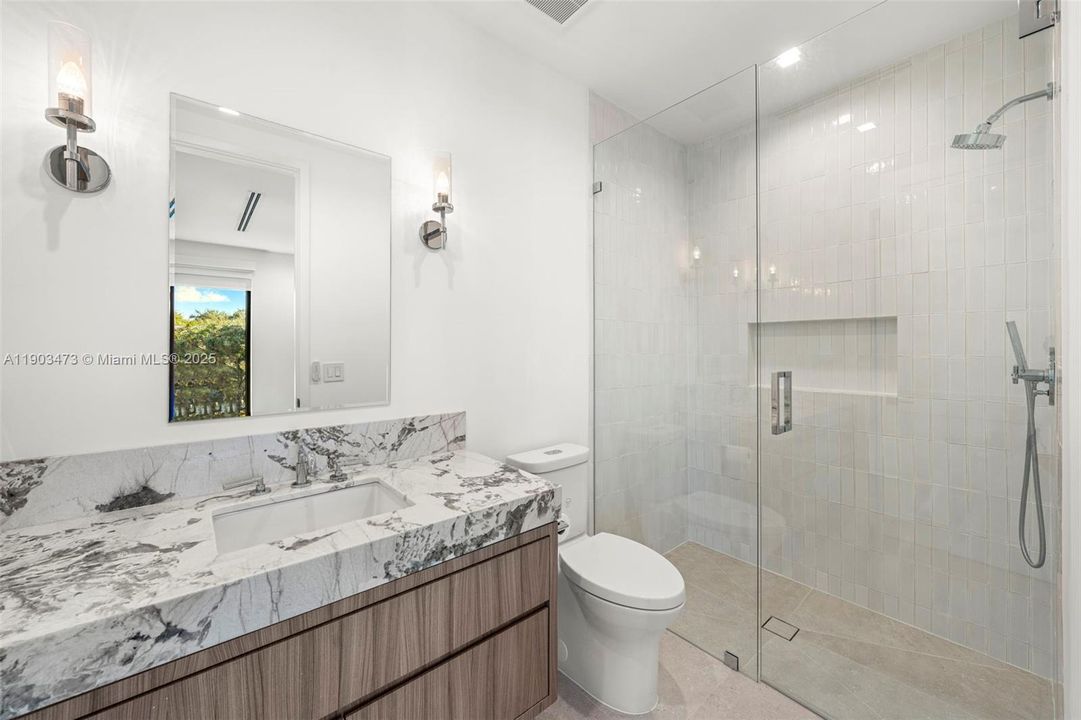 Active With Contract: $5,850,000 (5 beds, 5 baths, 5730 Square Feet)