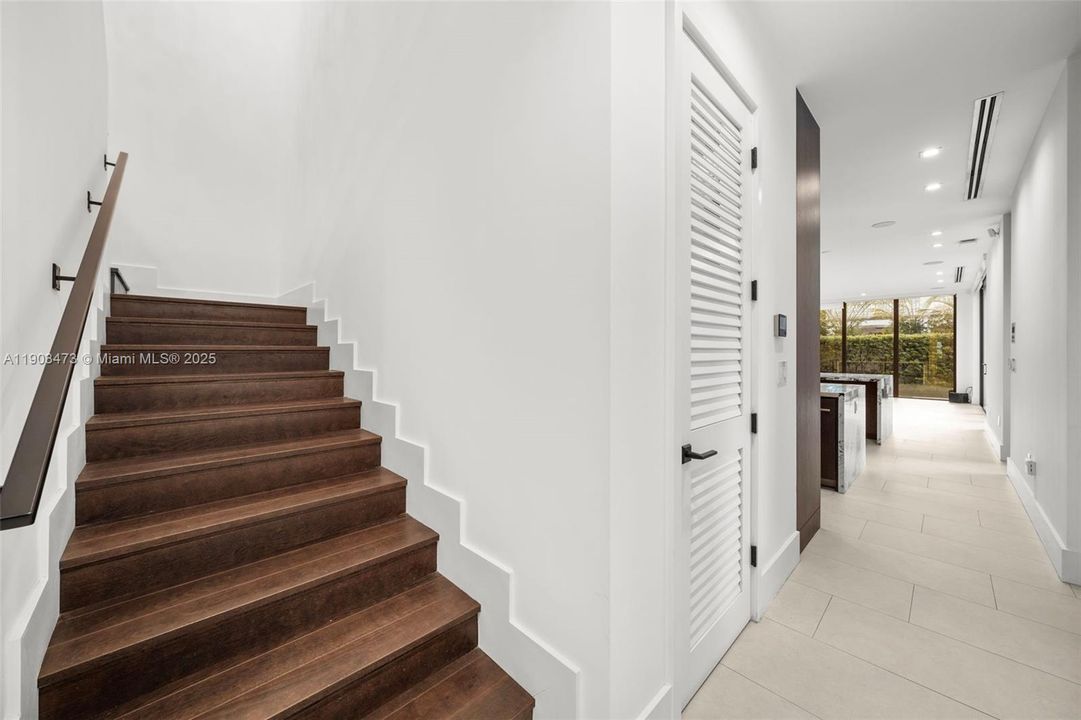 Active With Contract: $5,850,000 (5 beds, 5 baths, 5730 Square Feet)