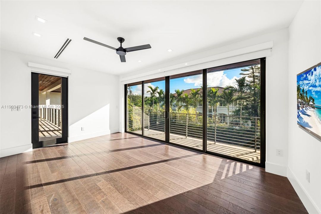 Active With Contract: $5,850,000 (5 beds, 5 baths, 5730 Square Feet)