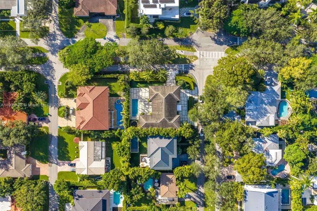 Active With Contract: $5,850,000 (5 beds, 5 baths, 5730 Square Feet)