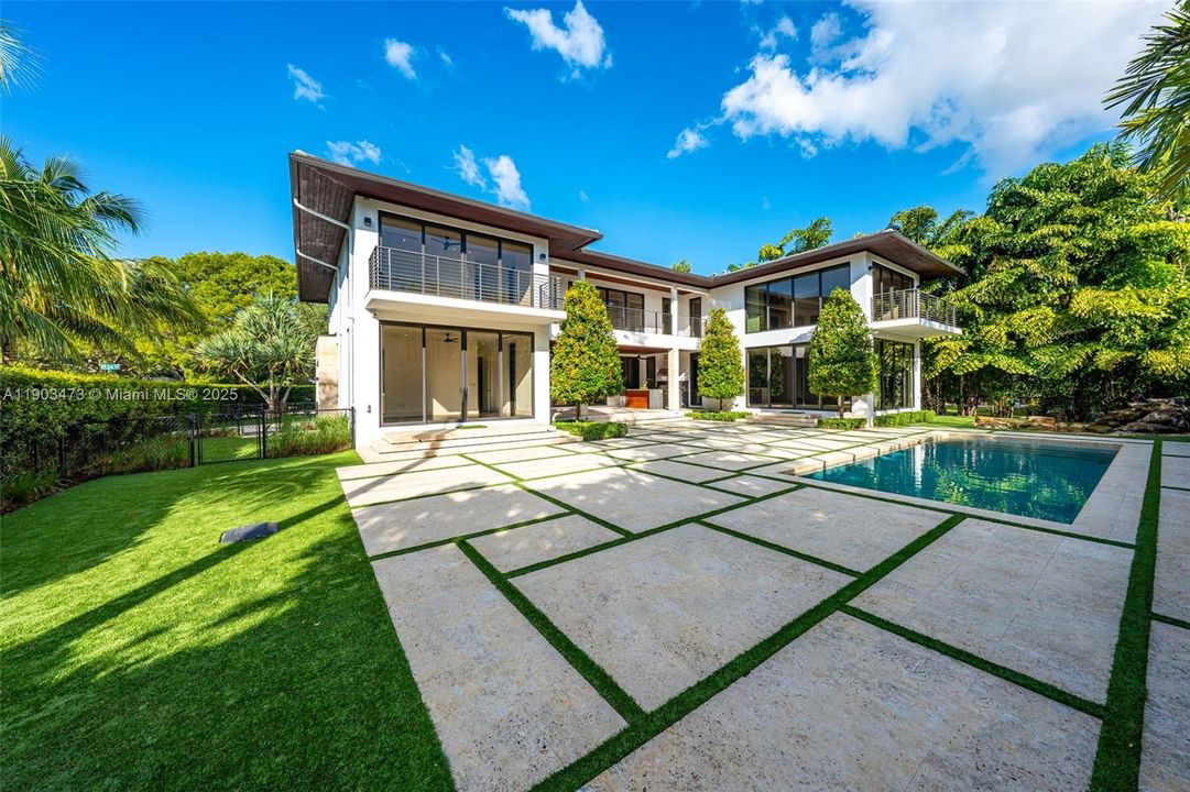 Active With Contract: $5,850,000 (5 beds, 5 baths, 5730 Square Feet)