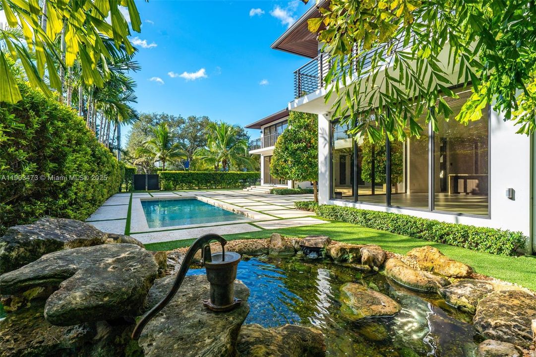 Active With Contract: $5,850,000 (5 beds, 5 baths, 5730 Square Feet)