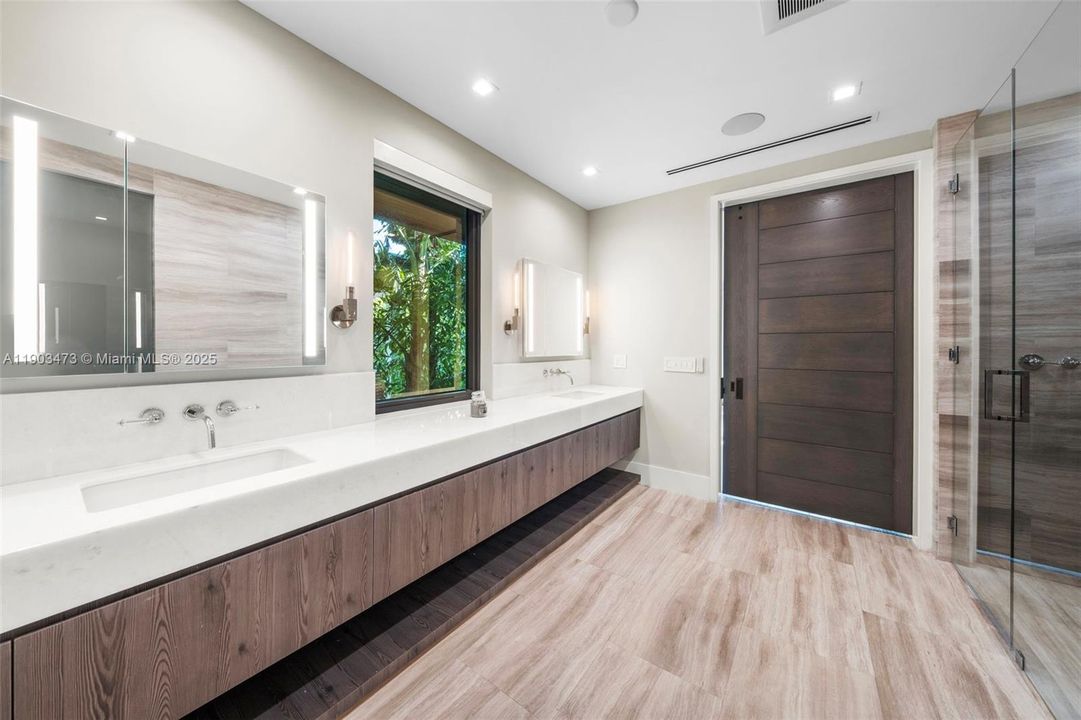 Active With Contract: $5,850,000 (5 beds, 5 baths, 5730 Square Feet)