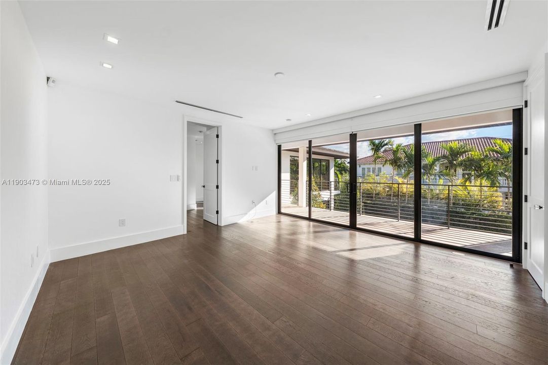 Active With Contract: $5,850,000 (5 beds, 5 baths, 5730 Square Feet)