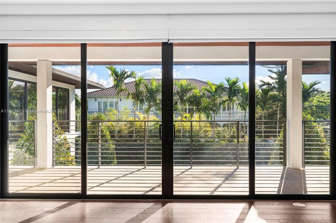 Active With Contract: $5,850,000 (5 beds, 5 baths, 5730 Square Feet)