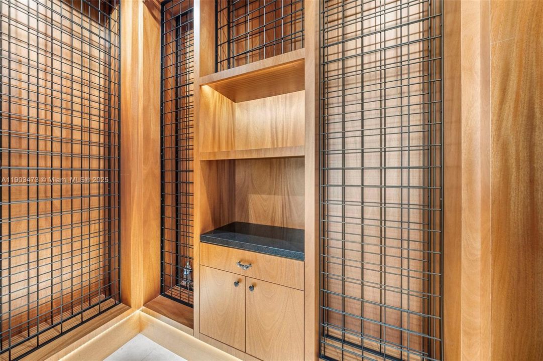 Active With Contract: $5,850,000 (5 beds, 5 baths, 5730 Square Feet)