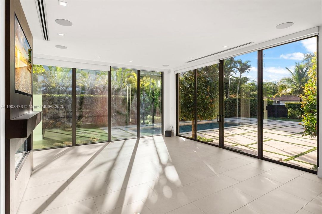 Active With Contract: $5,850,000 (5 beds, 5 baths, 5730 Square Feet)