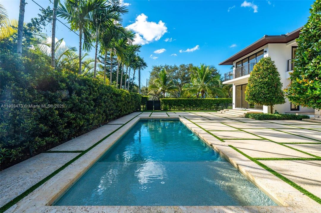 Active With Contract: $5,850,000 (5 beds, 5 baths, 5730 Square Feet)