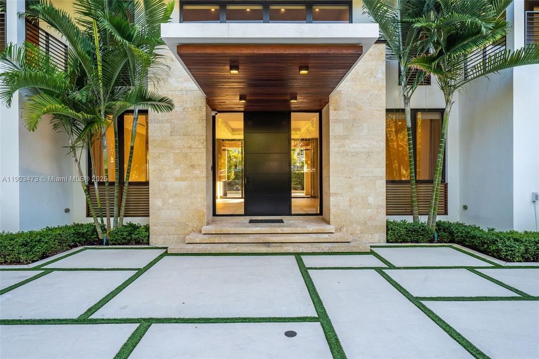 Active With Contract: $5,850,000 (5 beds, 5 baths, 5730 Square Feet)