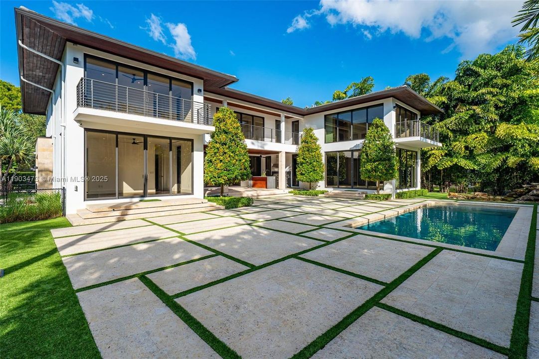 Active With Contract: $5,850,000 (5 beds, 5 baths, 5730 Square Feet)