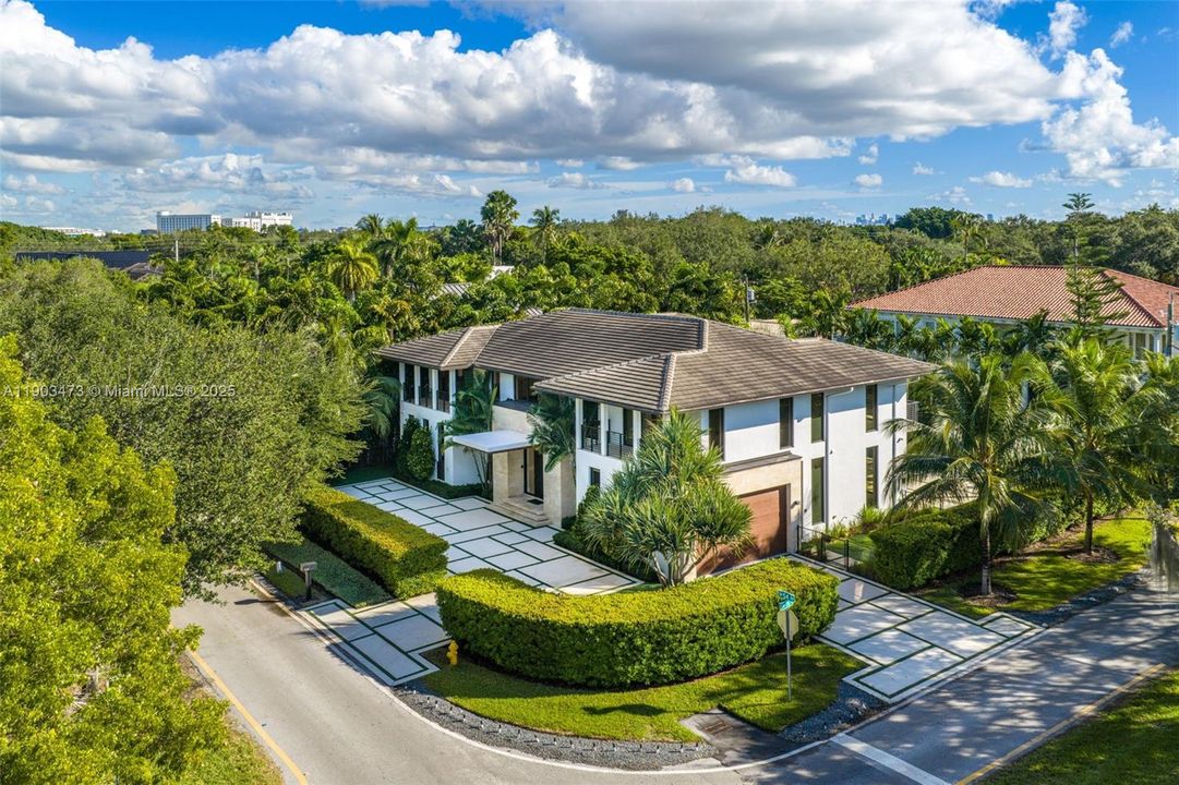 Active With Contract: $5,850,000 (5 beds, 5 baths, 5730 Square Feet)