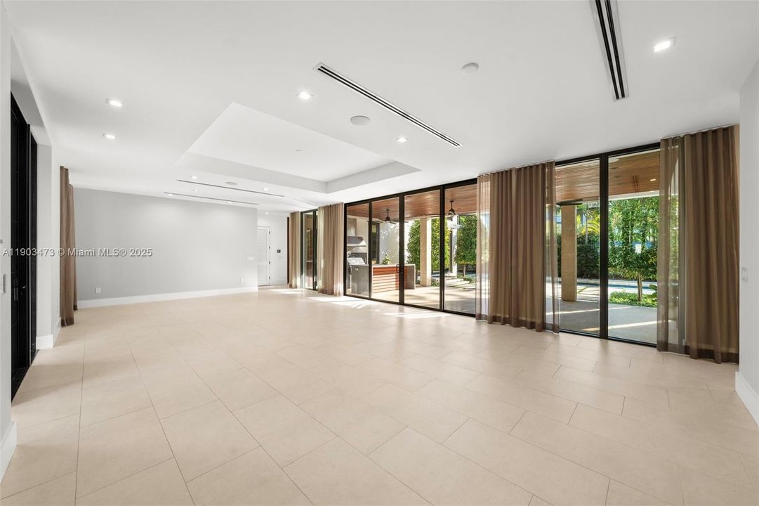 Active With Contract: $5,850,000 (5 beds, 5 baths, 5730 Square Feet)