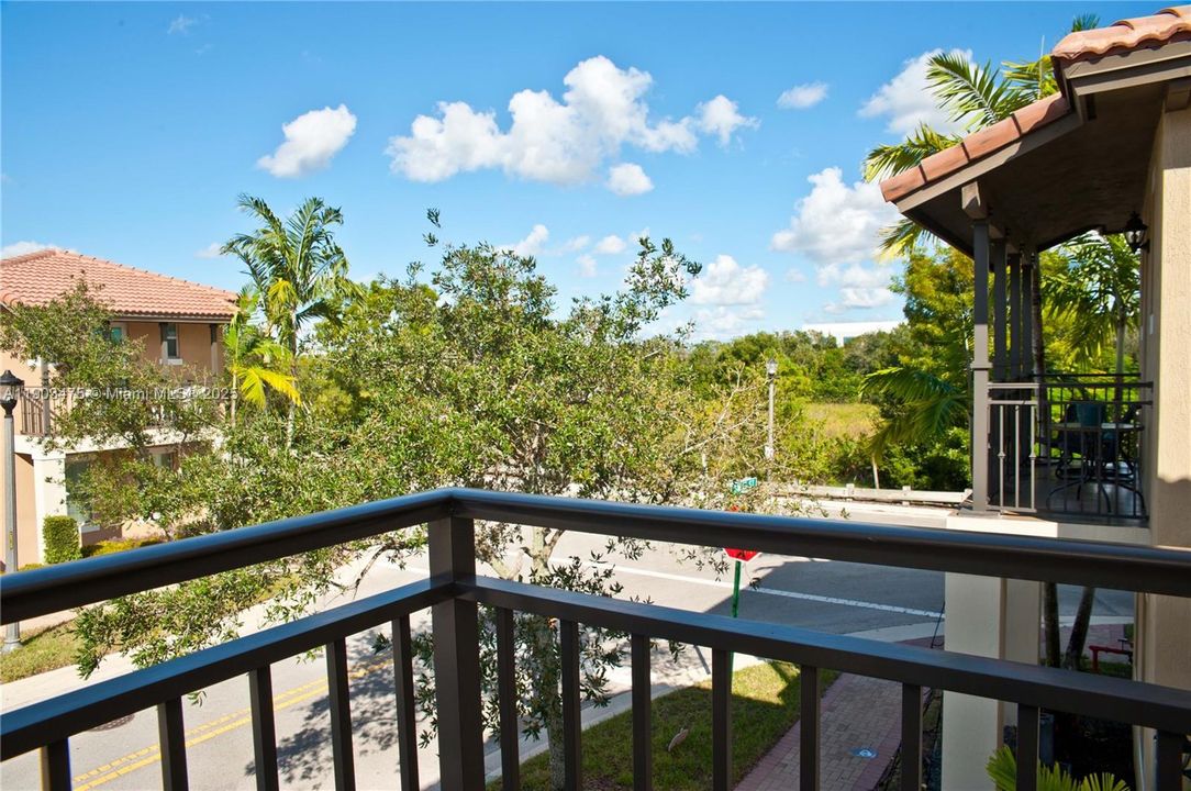 For Rent: $3,650 (4 beds, 3 baths, 2300 Square Feet)