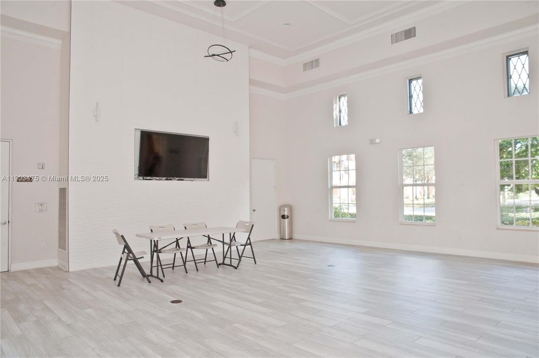 For Rent: $3,650 (4 beds, 3 baths, 2300 Square Feet)