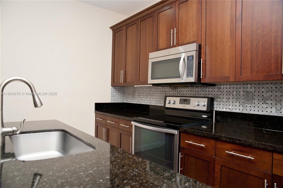 For Rent: $3,650 (4 beds, 3 baths, 2300 Square Feet)