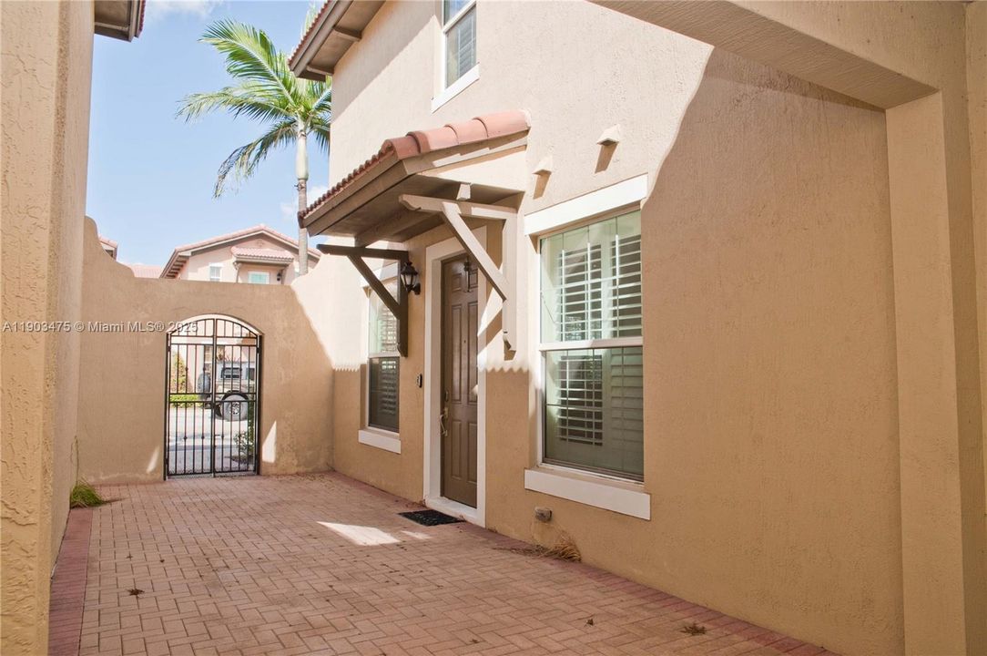 For Rent: $3,650 (4 beds, 3 baths, 2300 Square Feet)