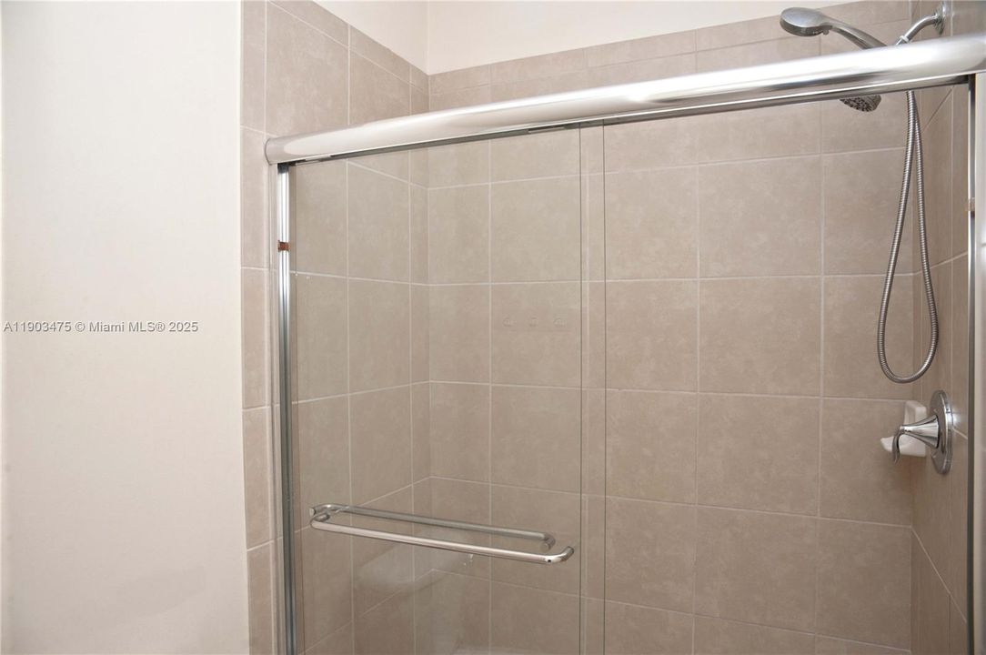 For Rent: $3,650 (4 beds, 3 baths, 2300 Square Feet)