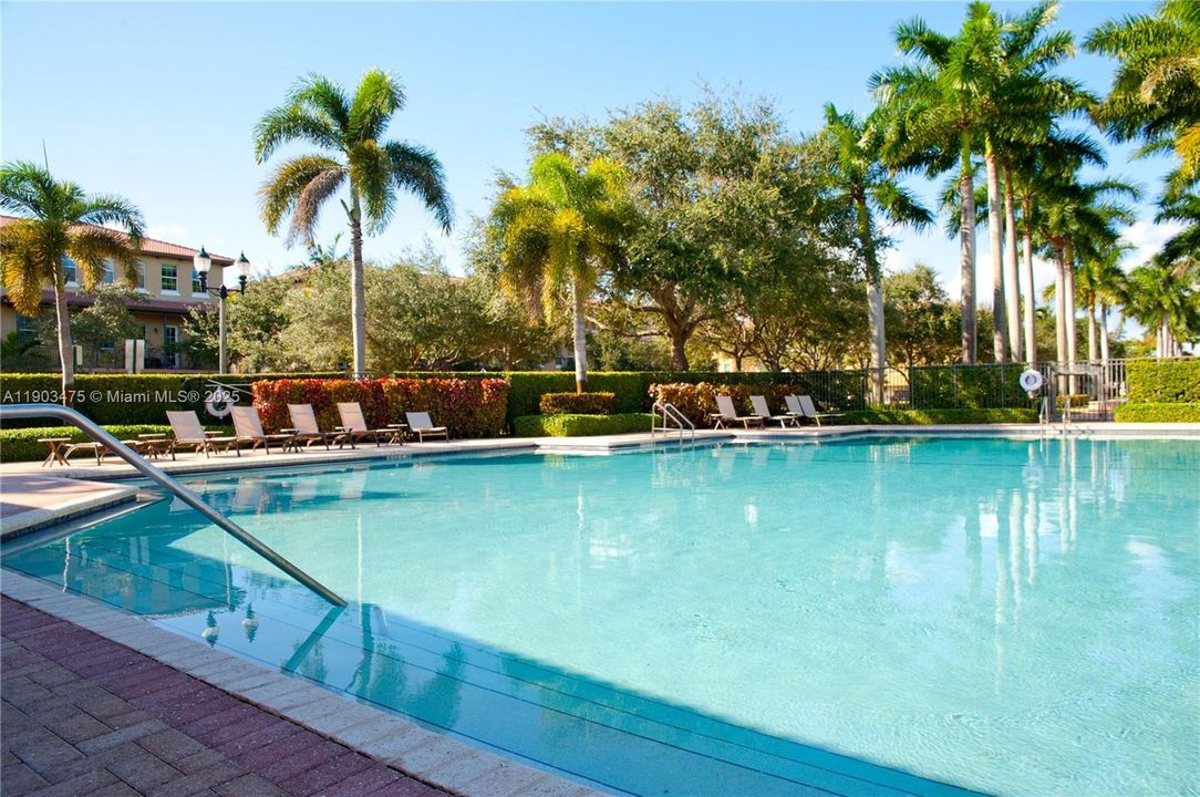 For Rent: $3,650 (4 beds, 3 baths, 2300 Square Feet)